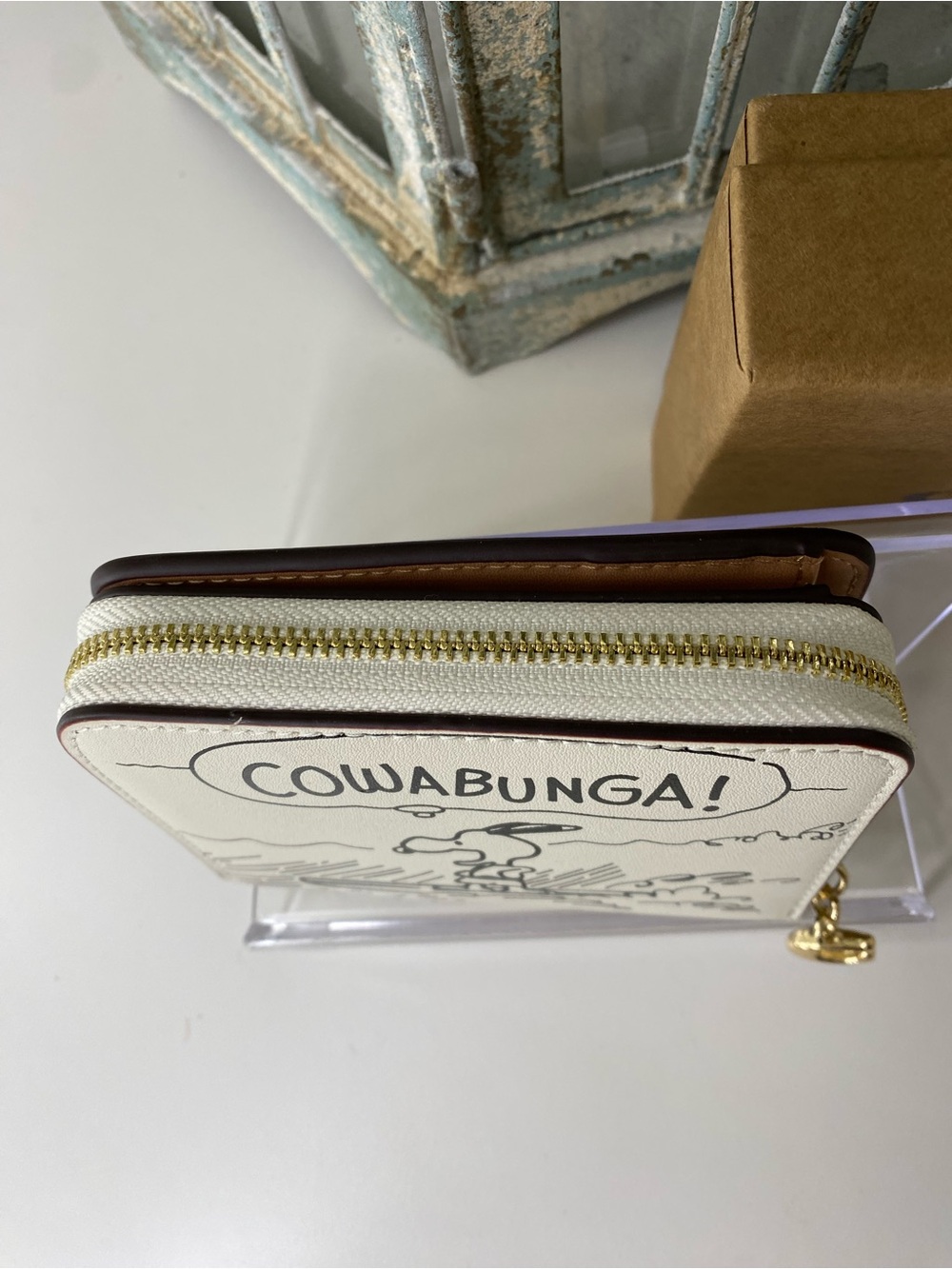 Coach x Peanuts Snoopy Surf Zip Wallet - Picture 5 of 12